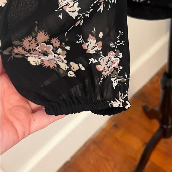 Lucky Brand Sheer Floral Black Blouse - Picture 5 of 9